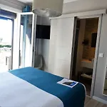 De La Vierge Noire Hotel