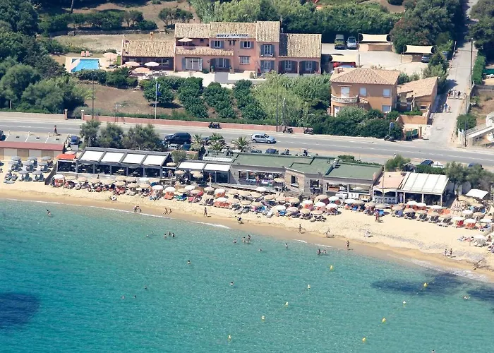 فندق De La Vierge Noire 3*