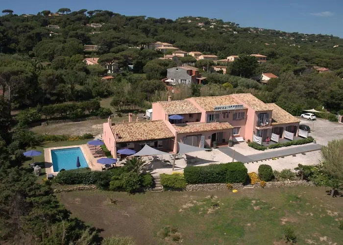 Hotell De La Vierge Noire