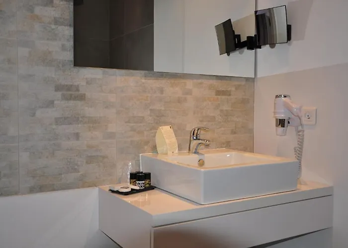 De La Vierge Noire Hotel 3*