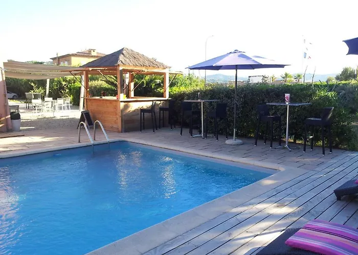 Hotel De La Vierge Noire 3*