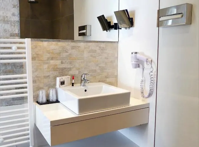 De La Vierge Noire Hotel 3*