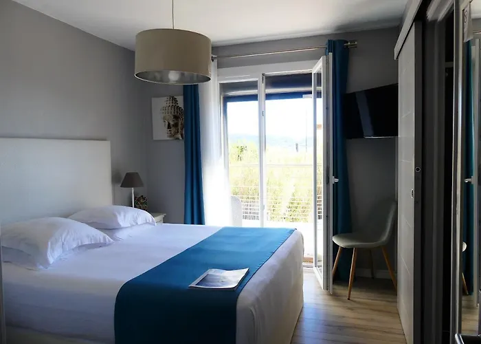 Hotel De La Vierge Noire 3*