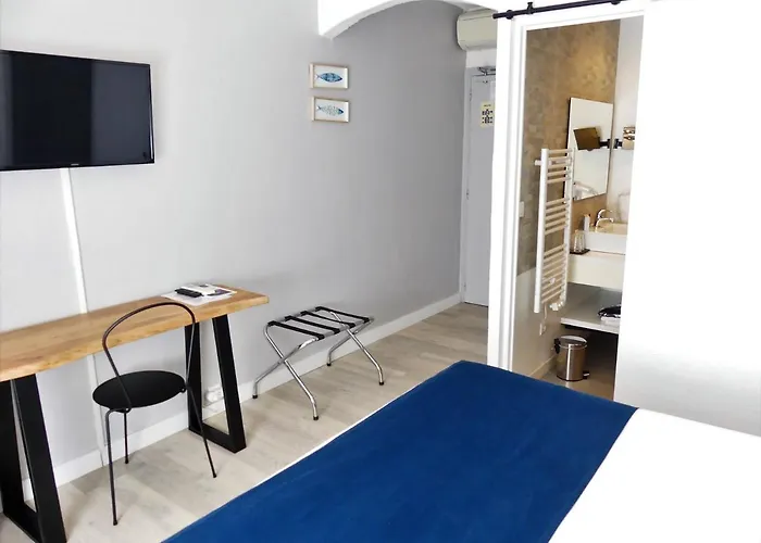 Hotel De La Vierge Noire 3*