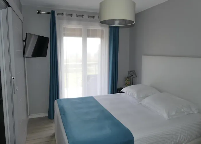 De La Vierge Noire 3*